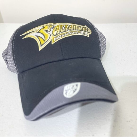 UFL Sacramento Mountain Lions trucker hat cap NEW hook and loop - Picture 3 of 12
